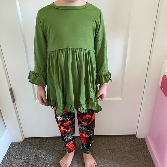Girls 3t Green Ruffle Long Sleeved With Leaf Print Pants Fall Outfit - Picture 3 of 4